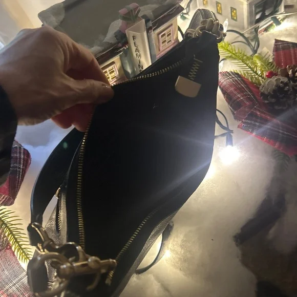 Coach purse gently used - Picture 3 of 4